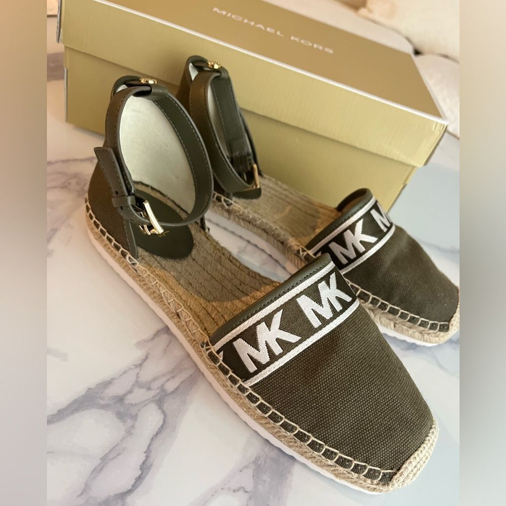 Michael Kors Fawn Espadrille, Heavy Canvas, Olive, 8M - Picture 2 of 7